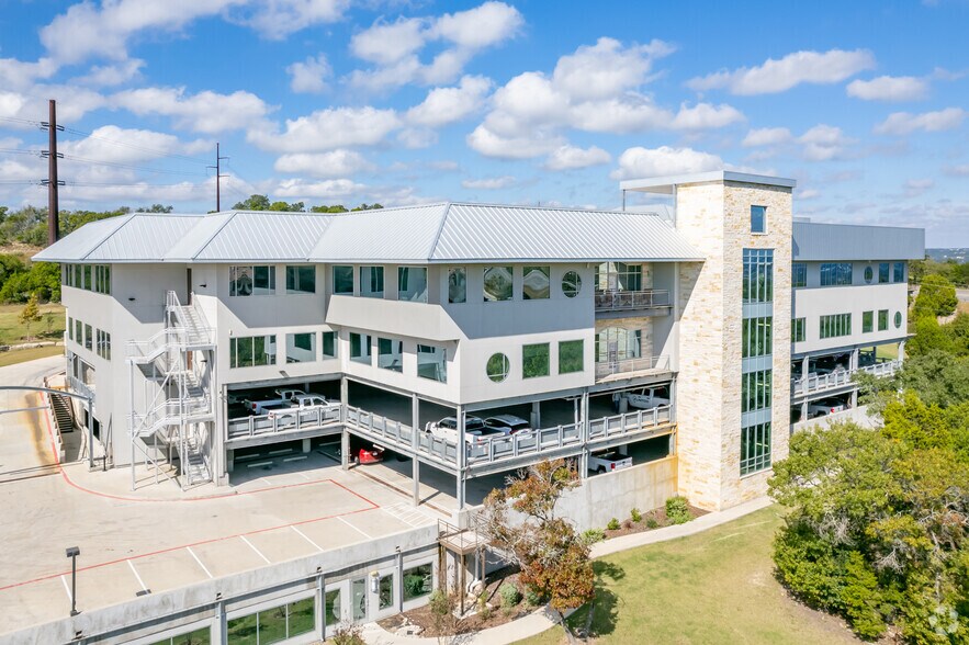 317 Grace Ln, Austin, TX à louer - Photo de l’immeuble – Image 3 sur 4