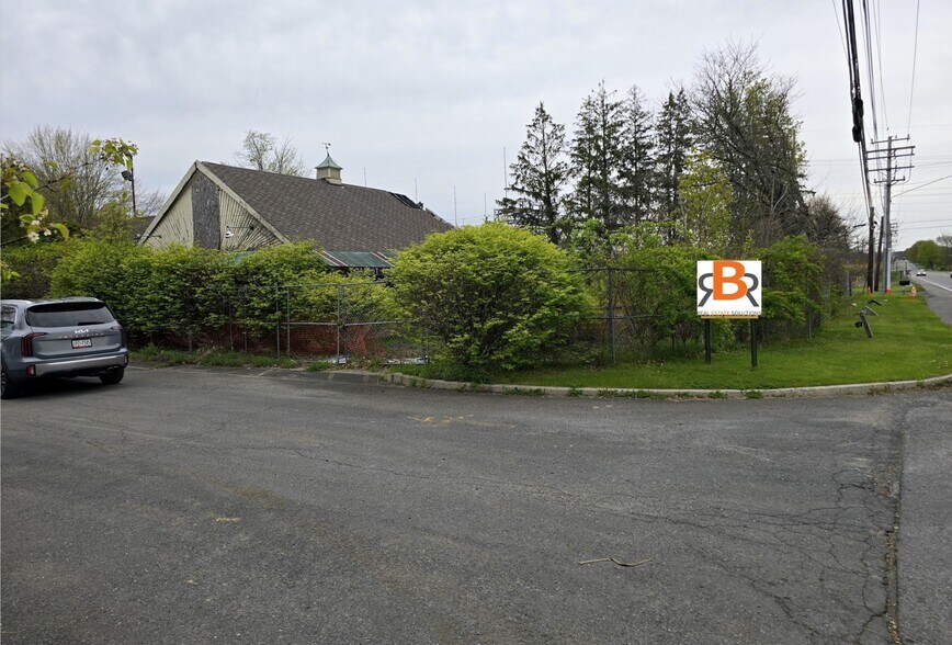6595 US 9, Rhinebeck, NY à vendre - Photo de l’immeuble – Image 2 sur 3