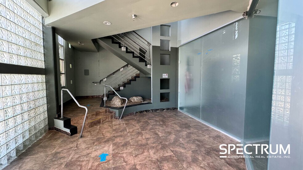 16730 Schoenborn St, North Hills, CA à louer - Photo intérieure – Image 2 sur 10