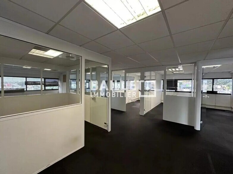 1305 Route Départementale, Villeneuve-Loubet à vendre - Photo de l’immeuble – Image 3 sur 9