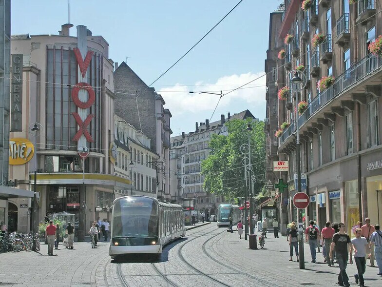 Local commercial dans Strasbourg à louer - Photo de l’immeuble – Image 1 sur 1