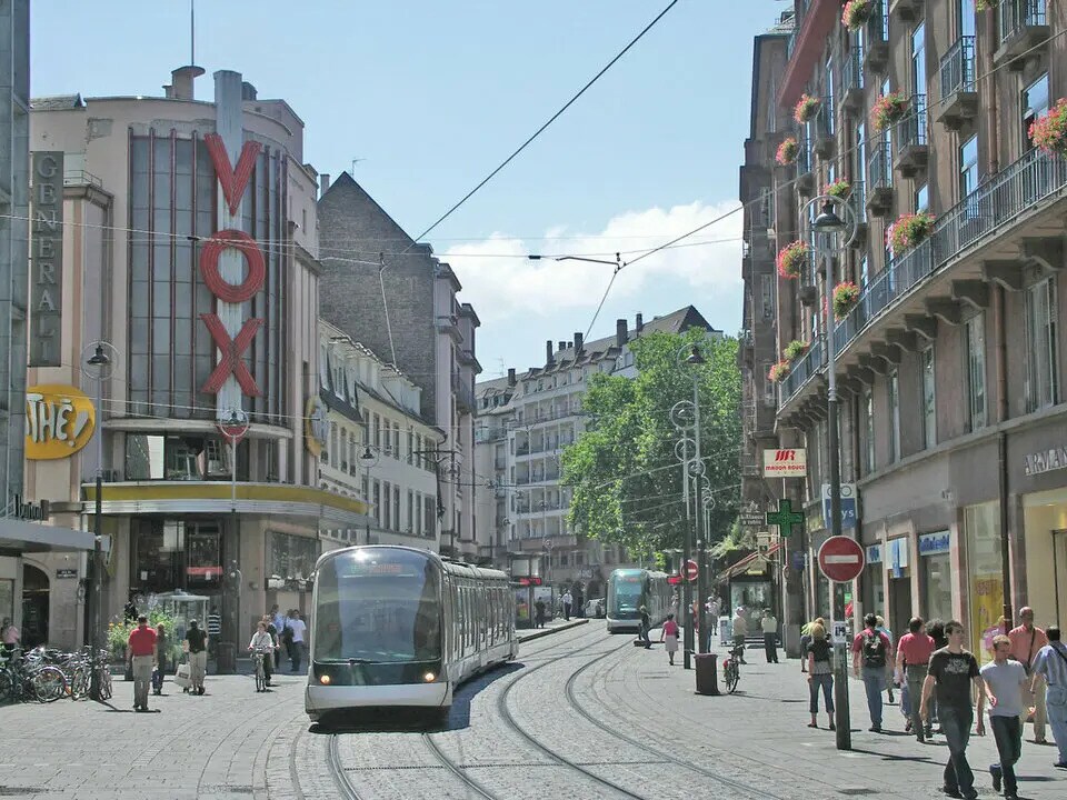 Local commercial dans Strasbourg à louer Photo de l’immeuble– Image 1 sur 2