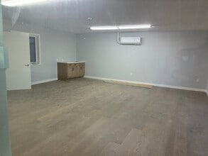 1064 Woodland Ave, Modesto, CA à louer Photo intérieure– Image 2 sur 4