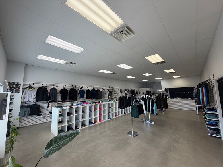 1100 Sam Bass Rd, Round Rock, TX à louer - Photo de l’immeuble – Image 2 sur 4