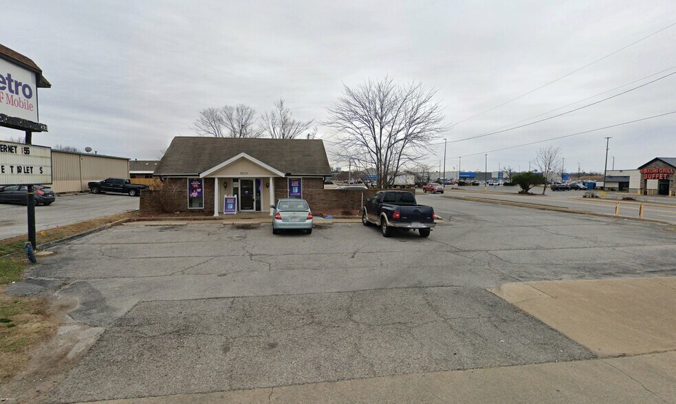 2010 W Walnut Street, Rogers, AR à louer - Photo de l’immeuble – Image 3 sur 9