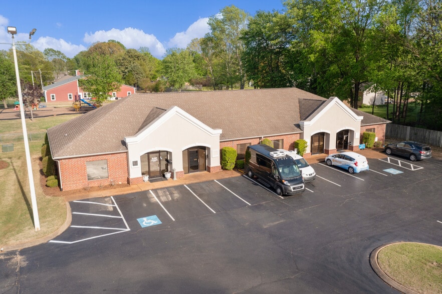 164 W University Pky, Jackson, TN à vendre - Photo principale – Image 1 sur 5