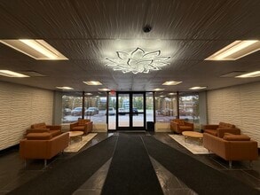 420 Columbus Ave, Valhalla, NY à louer Photo intérieure– Image 1 sur 26