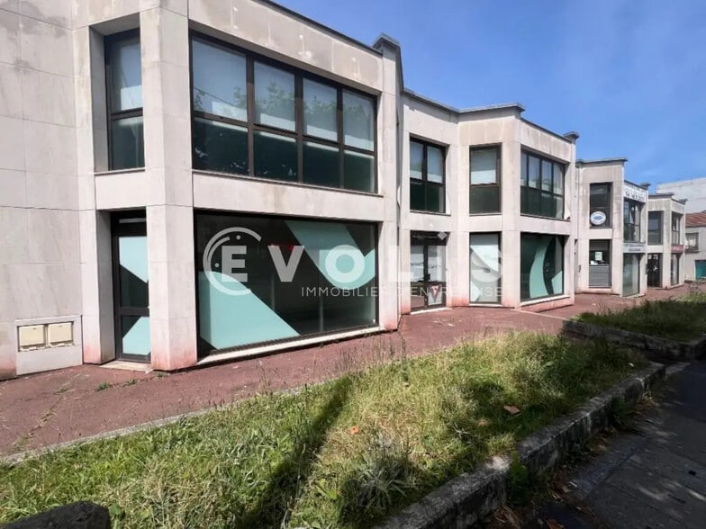 Bureau dans Le Perreux-sur-Marne à louer - Photo de l’immeuble – Image 2 sur 17