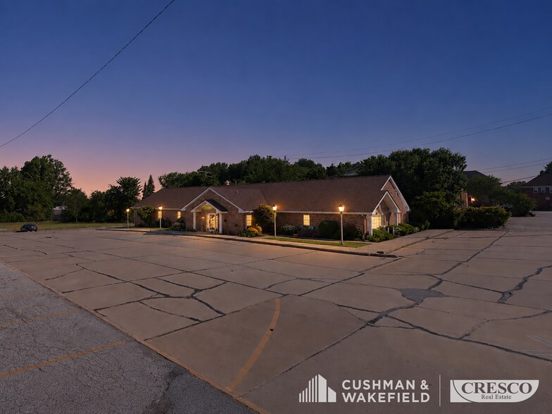 29303 Euclid Ave, Wickliffe, OH à vendre - Photo de l’immeuble – Image 1 sur 17