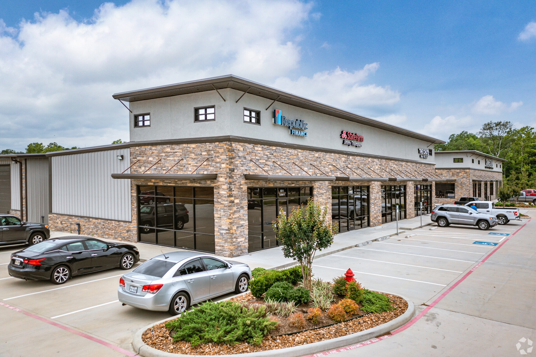 6427 Highway 105, Conroe, TX à louer Photo de l’immeuble– Image 1 sur 8