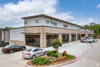 6427 Highway 105, Conroe, TX à louer Photo de l’immeuble– Image 1 sur 8