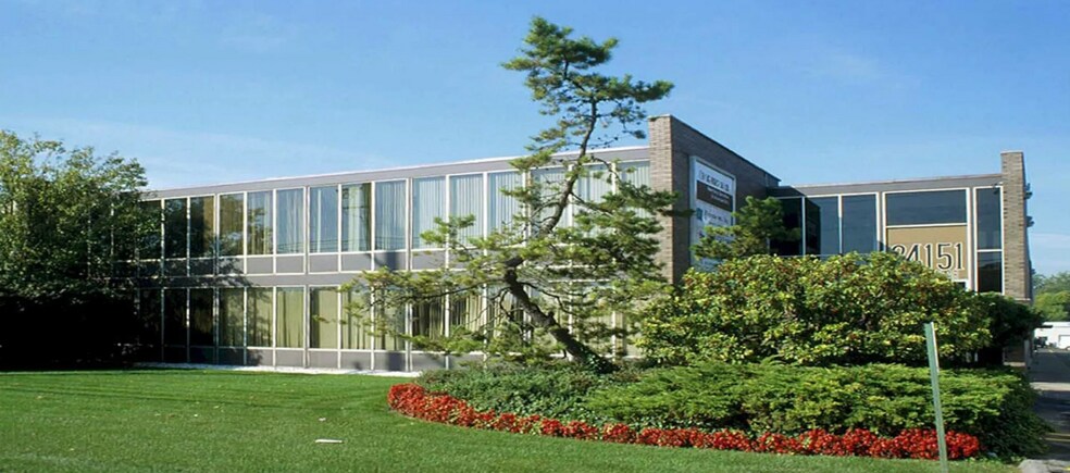 24151 Telegraph Rd, Southfield, MI à louer - Photo principale – Image 1 sur 3
