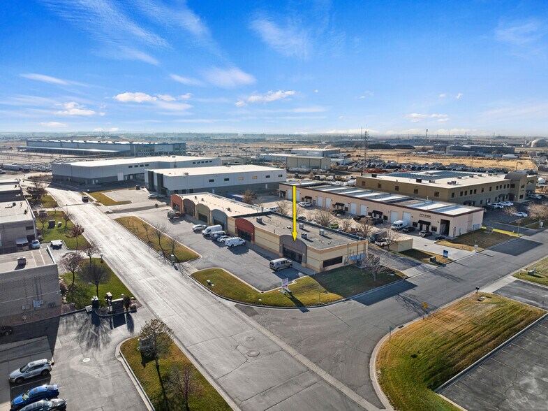 71 N Cutler Dr, North Salt Lake, UT à louer - Photo de l’immeuble – Image 3 sur 10