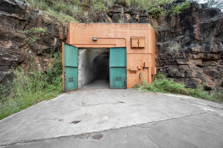 94-990 Pakela St, Waipahu, HI à louer - Photo de l’immeuble – Image 2 sur 5