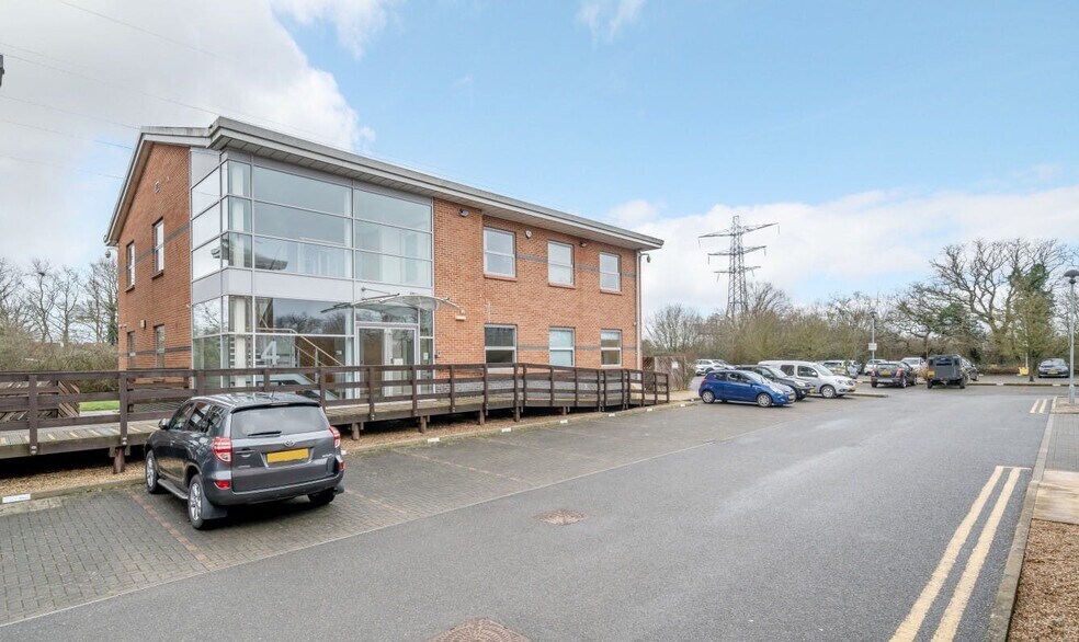 4 Winnersh Fields Gazelle Close, Wokingham à vendre - Photo de l’immeuble – Image 1 sur 6