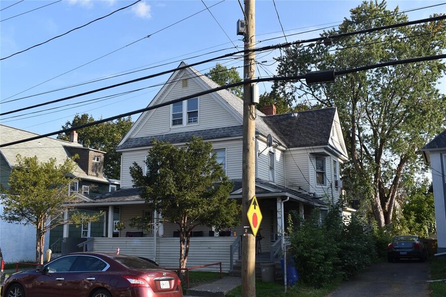 1104 Monroe St, Endicott, NY à vendre - Photo de l’immeuble – Image 2 sur 3