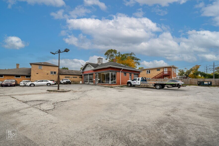 2010 S River Rd, Des Plaines, IL à vendre - Photo de l’immeuble – Image 3 sur 6