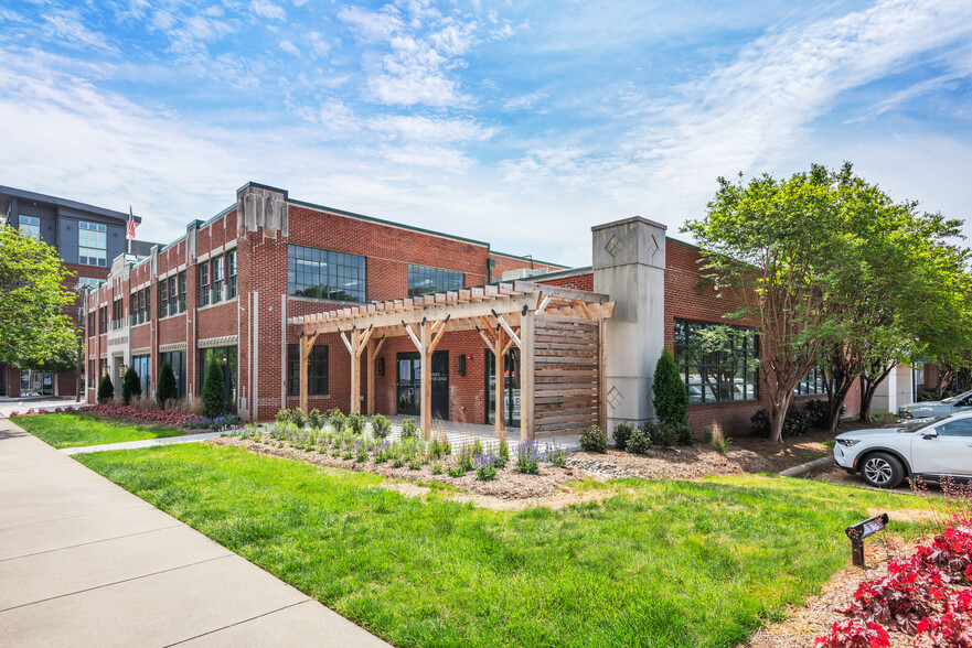 1401 W Morehead St, Charlotte, NC à louer - Photo de l’immeuble – Image 3 sur 6