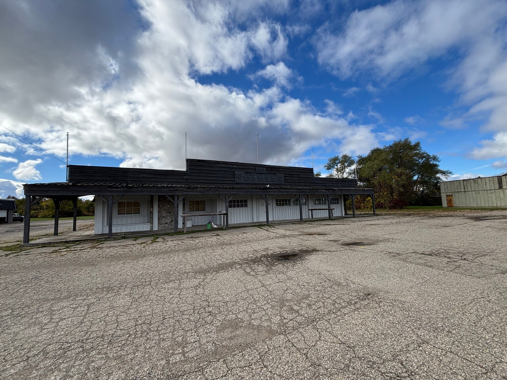 1213 N Us-127-br, Saint Johns, MI à vendre Photo de l’immeuble– Image 1 sur 19