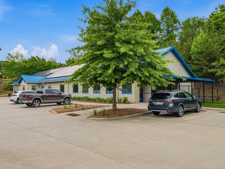 149 New Leicester Hwy, Asheville, NC à vendre - Photo de l’immeuble – Image 3 sur 43