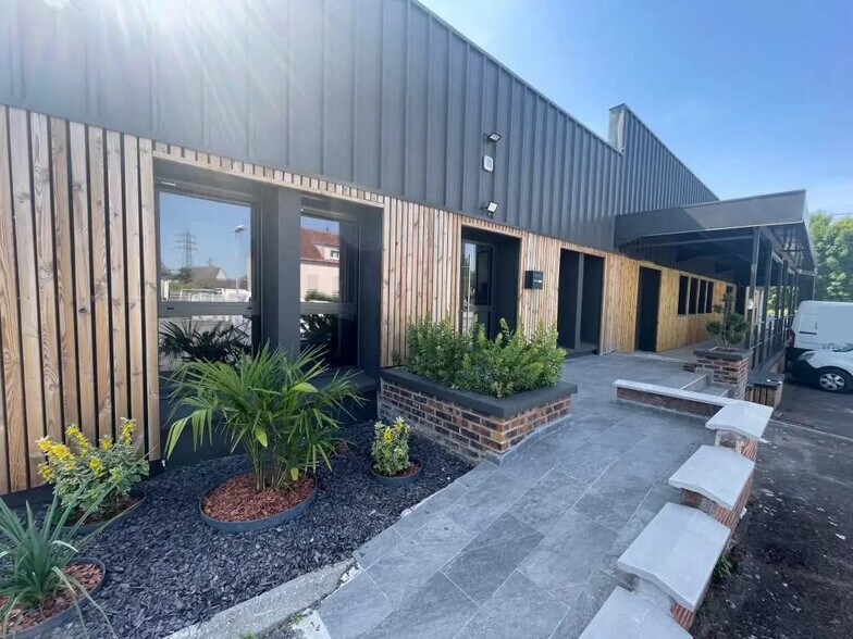 Local d'activités dans Gauchy à vendre - Photo de l’immeuble – Image 1 sur 4