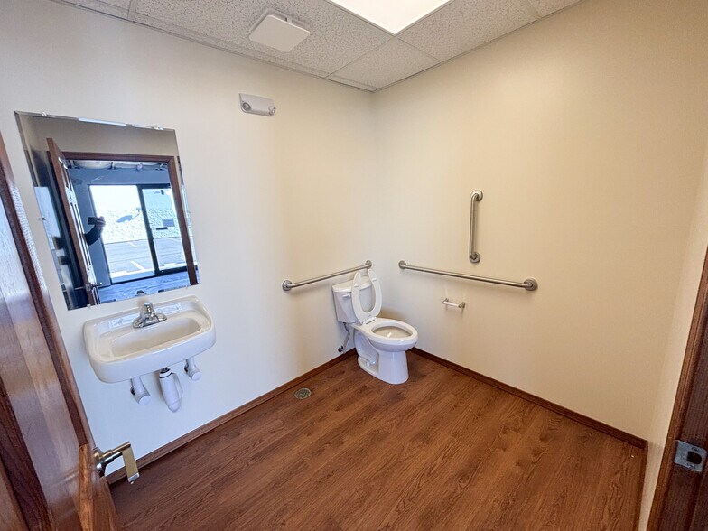 1340 W Battlefield St, Springfield, MO à louer - Photo de l’immeuble – Image 3 sur 18