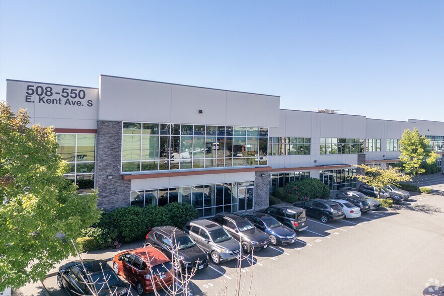 500-550 E Kent Av S, Vancouver, BC à vendre - Photo principale – Image 3 sur 7