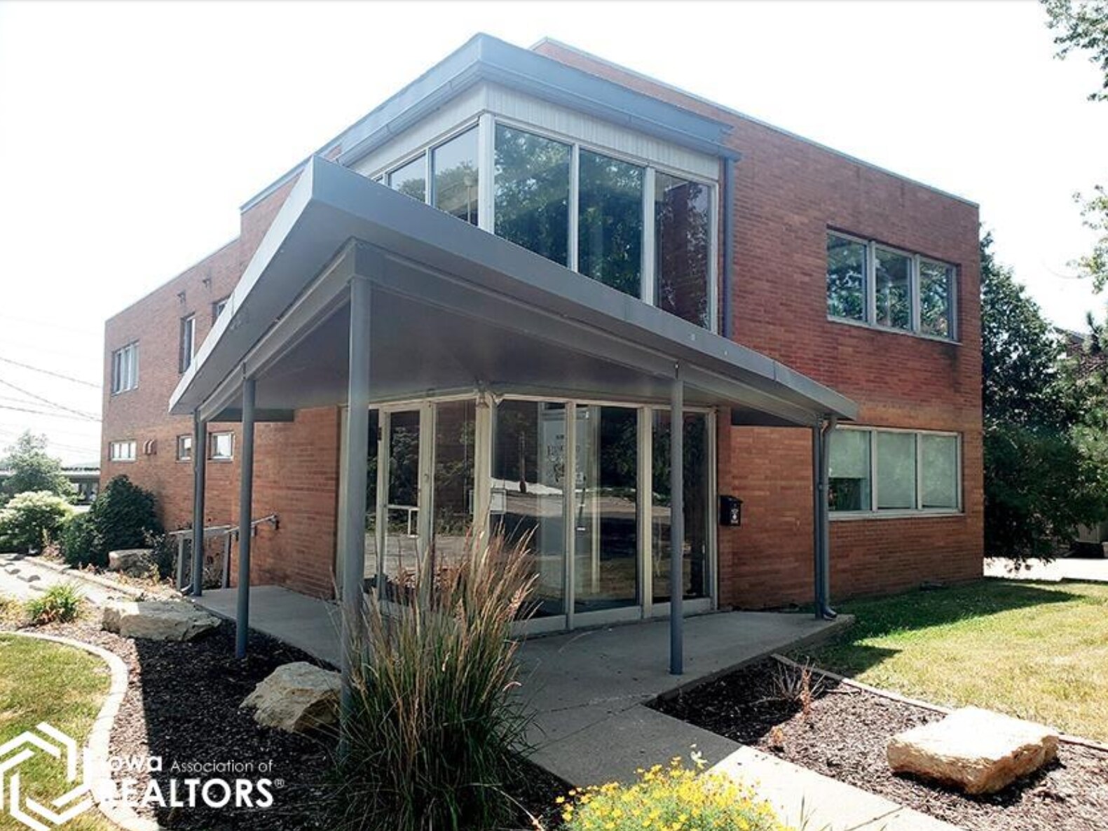 724 N 3rd St, Burlington, IA à vendre Photo principale– Image 1 sur 2