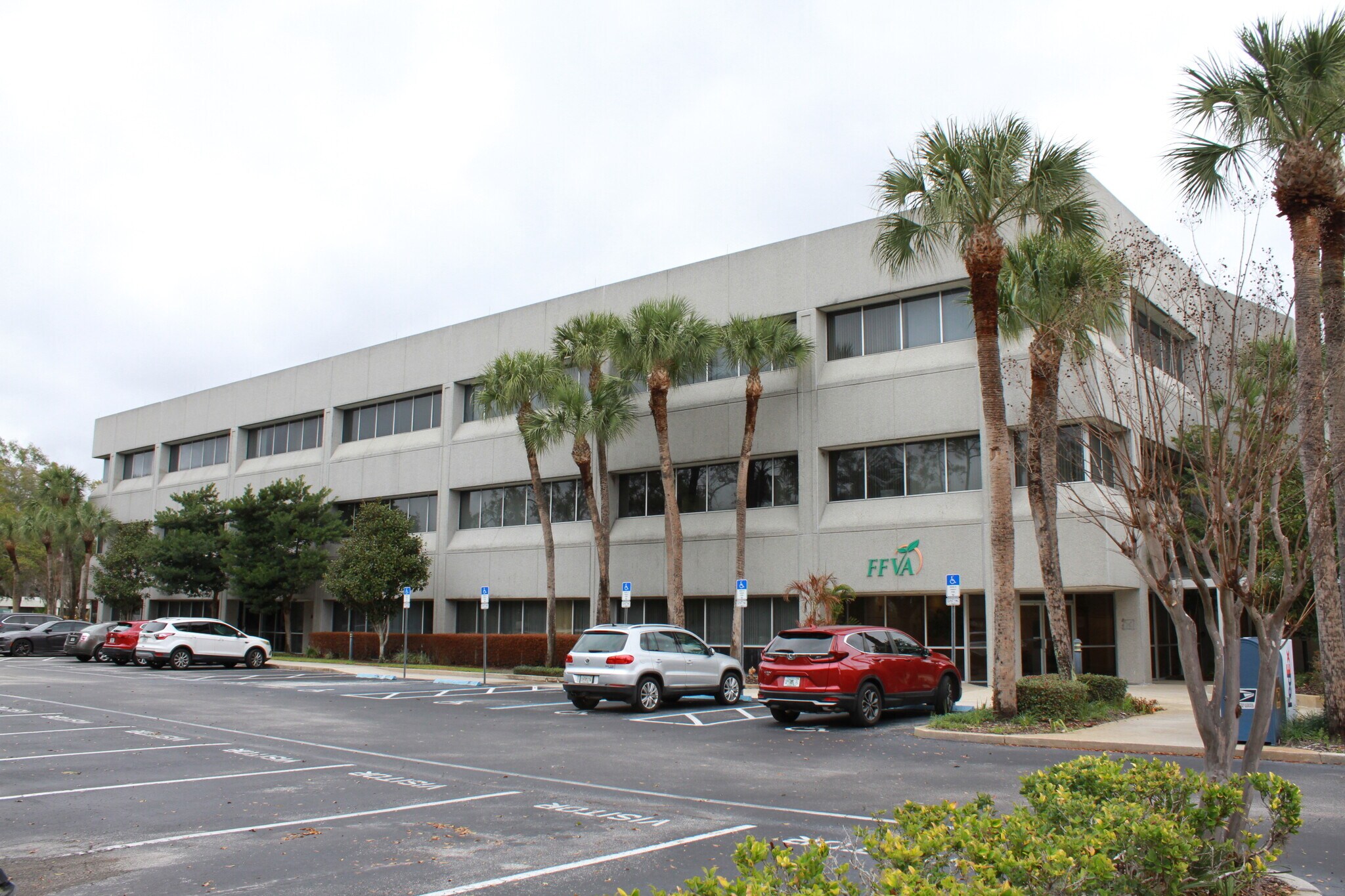 800 Trafalgar Ct, Maitland, FL à louer Photo principale– Image 1 sur 11