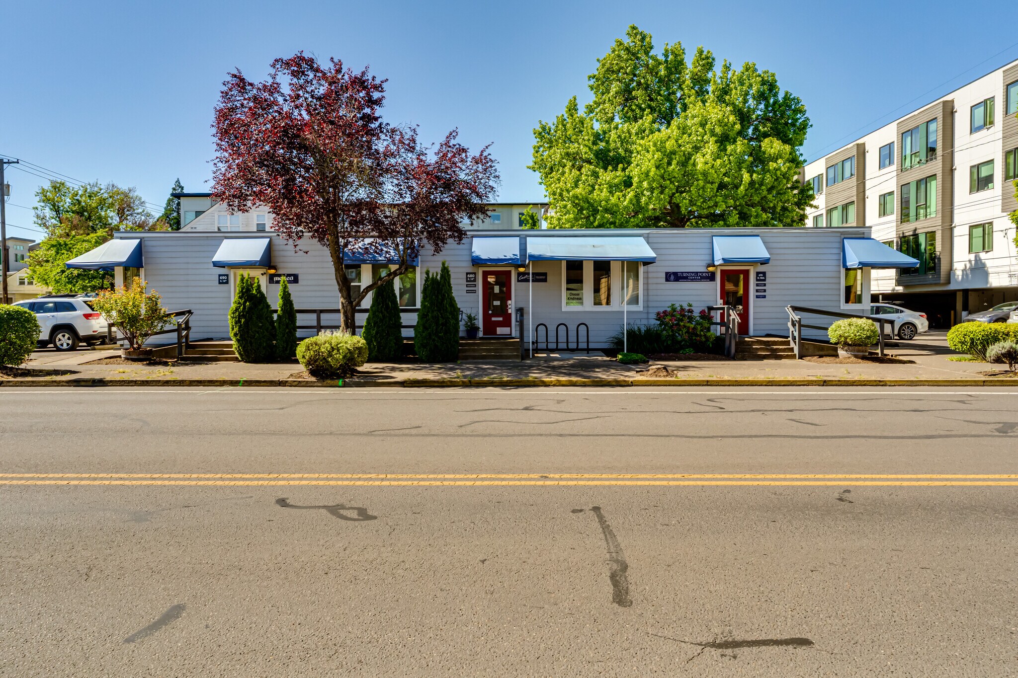 670-690 18th Ave, Eugene, OR à vendre Photo de l’immeuble– Image 1 sur 22