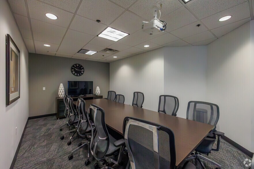500 Marquette Ave NW, Albuquerque, NM à louer - Photo de l’immeuble – Image 3 sur 19