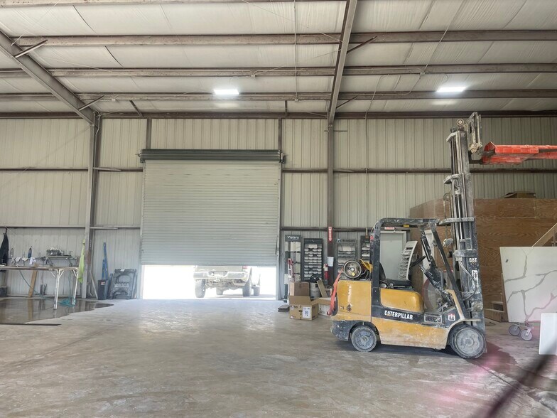 721 Rohde Rd, Kyle, TX à louer - Photo de l’immeuble – Image 3 sur 5