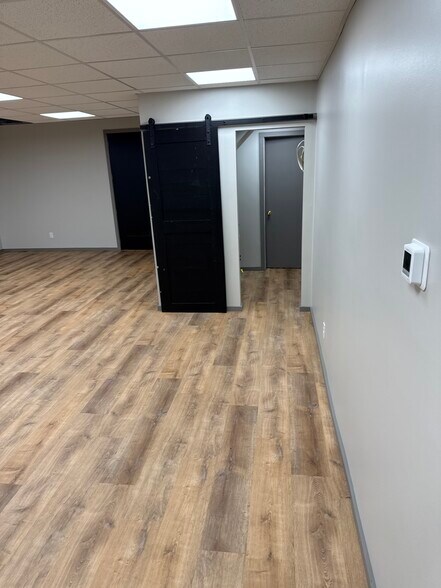 15981 Jordan Ave SE, Prior Lake, MN à louer - Photo de l’immeuble – Image 3 sur 4