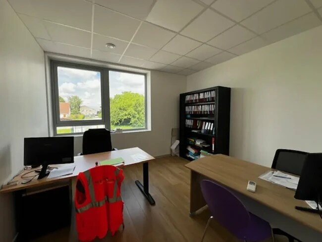 Plus de détails pour Bureau à louer