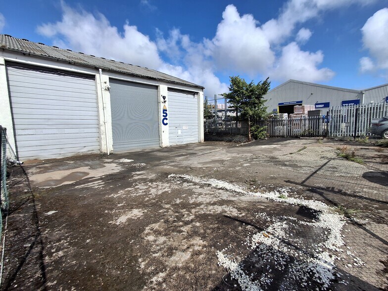 4 5A-5C Turnhouse Rd, Edinburgh à louer - Photo de l’immeuble – Image 2 sur 2