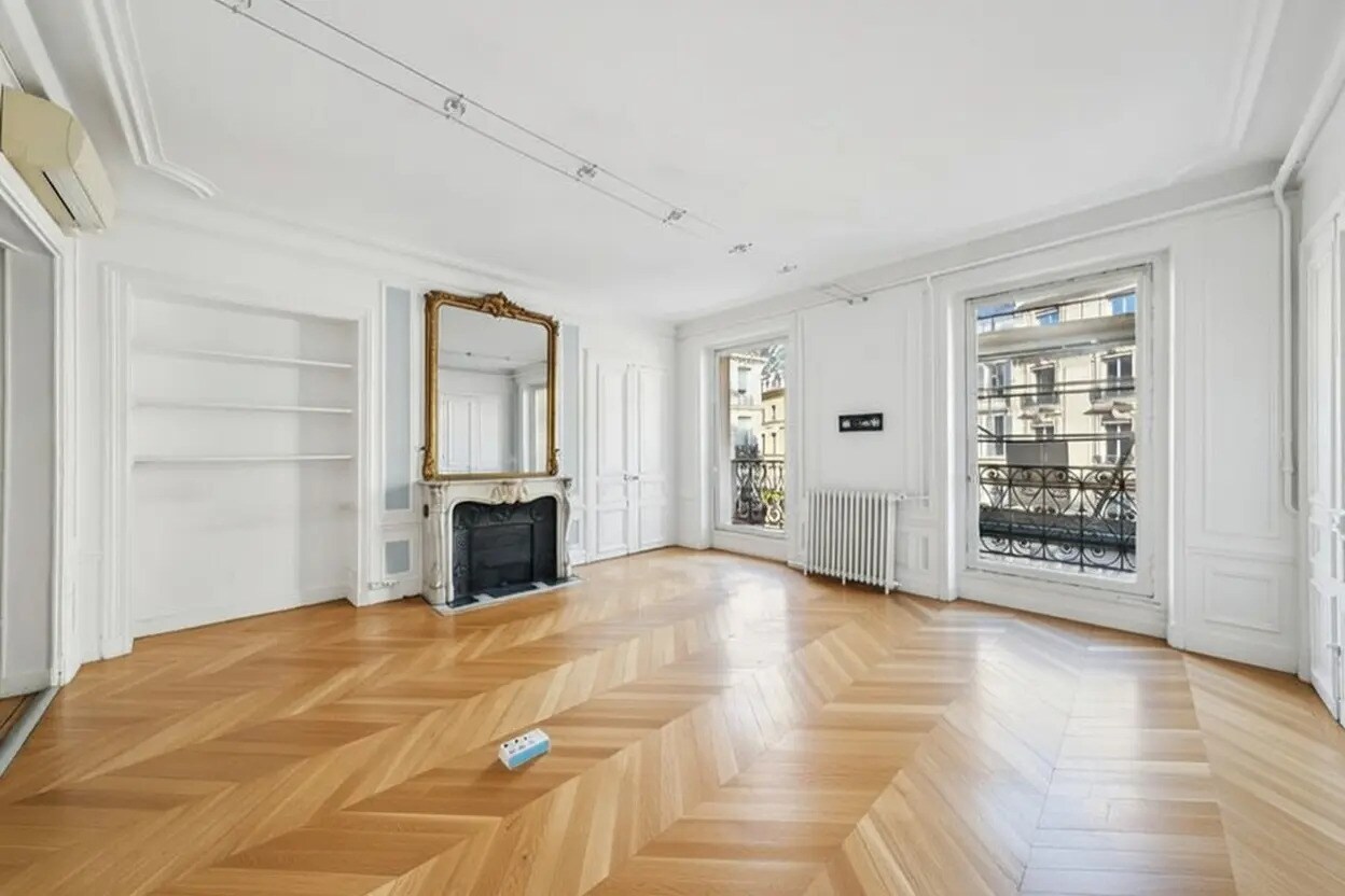 48 Rue La Fayette, Paris à louer Photo de l’immeuble– Image 1 sur 9