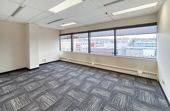 1324 17 Av SW, Calgary, AB à louer Photo intérieure– Image 1 sur 1