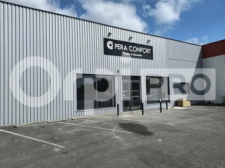 Local commercial dans Reims à louer - Photo de l’immeuble – Image 1 sur 6