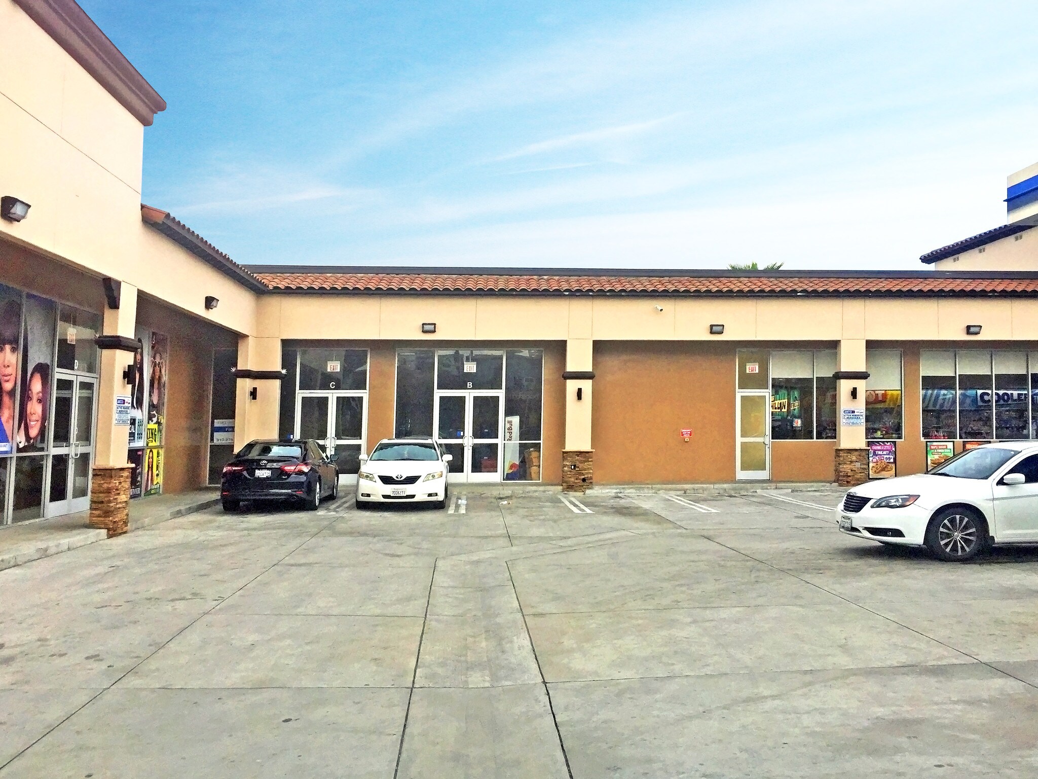 3411 W Florence Ave, Los Angeles, CA à louer Photo principale– Image 1 sur 3