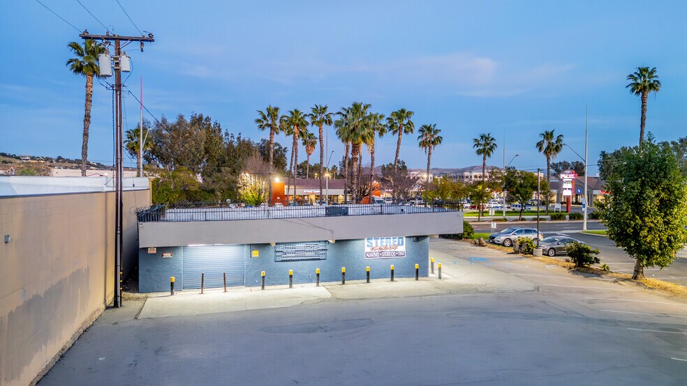 620 N Main St, Corona, CA à vendre - Photo de l’immeuble – Image 3 sur 19