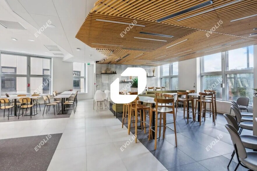 Bureau dans Fontenay-sous-Bois à louer - Photo de l’immeuble – Image 2 sur 7