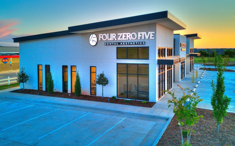 14901 N Rockwell Ave, Oklahoma City, OK à louer - Photo de l’immeuble – Image 2 sur 2