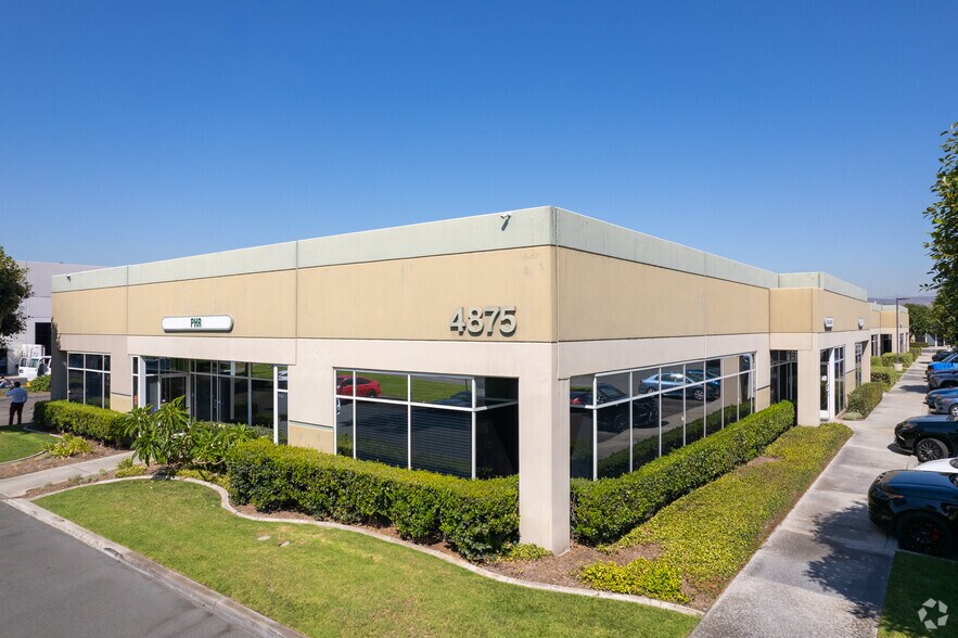 4875 E La Palma Ave, Anaheim, CA à louer - Photo principale – Image 1 sur 6