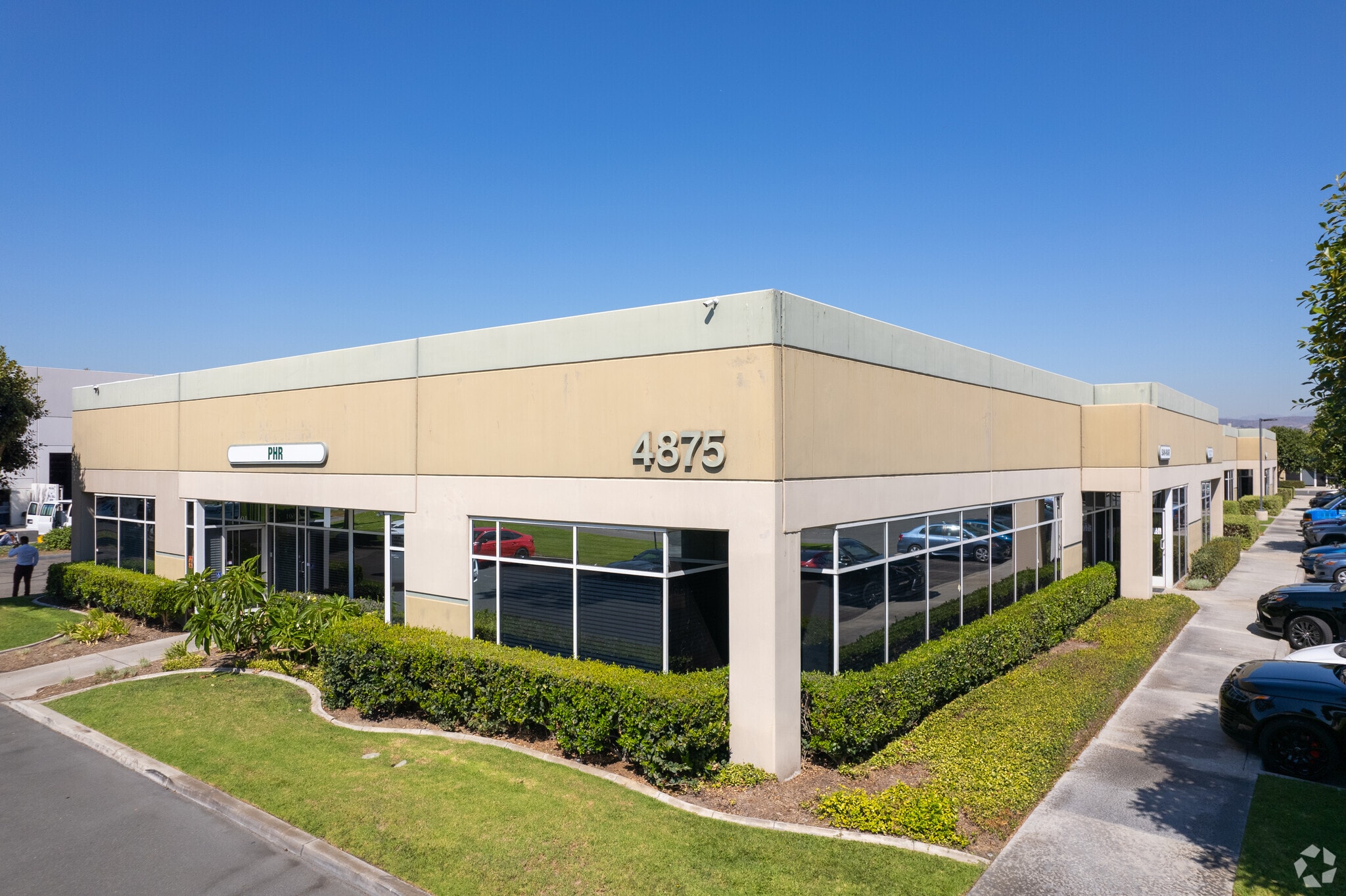 4875 E La Palma Ave, Anaheim, CA à louer Photo principale– Image 1 sur 7