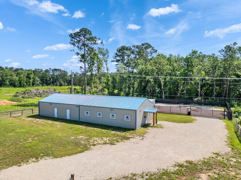 11395 FM 2432 Rd, Willis, TX à vendre - Photo de l’immeuble – Image 1 sur 33