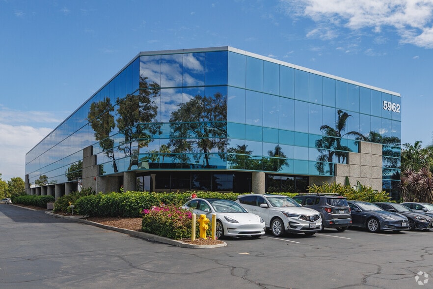 5962 La Place Ct, Carlsbad, CA à louer - Photo principale – Image 1 sur 19