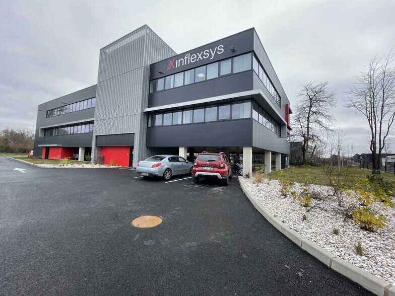 Bureau dans Mérignac à louer - Photo de l’immeuble – Image 1 sur 11
