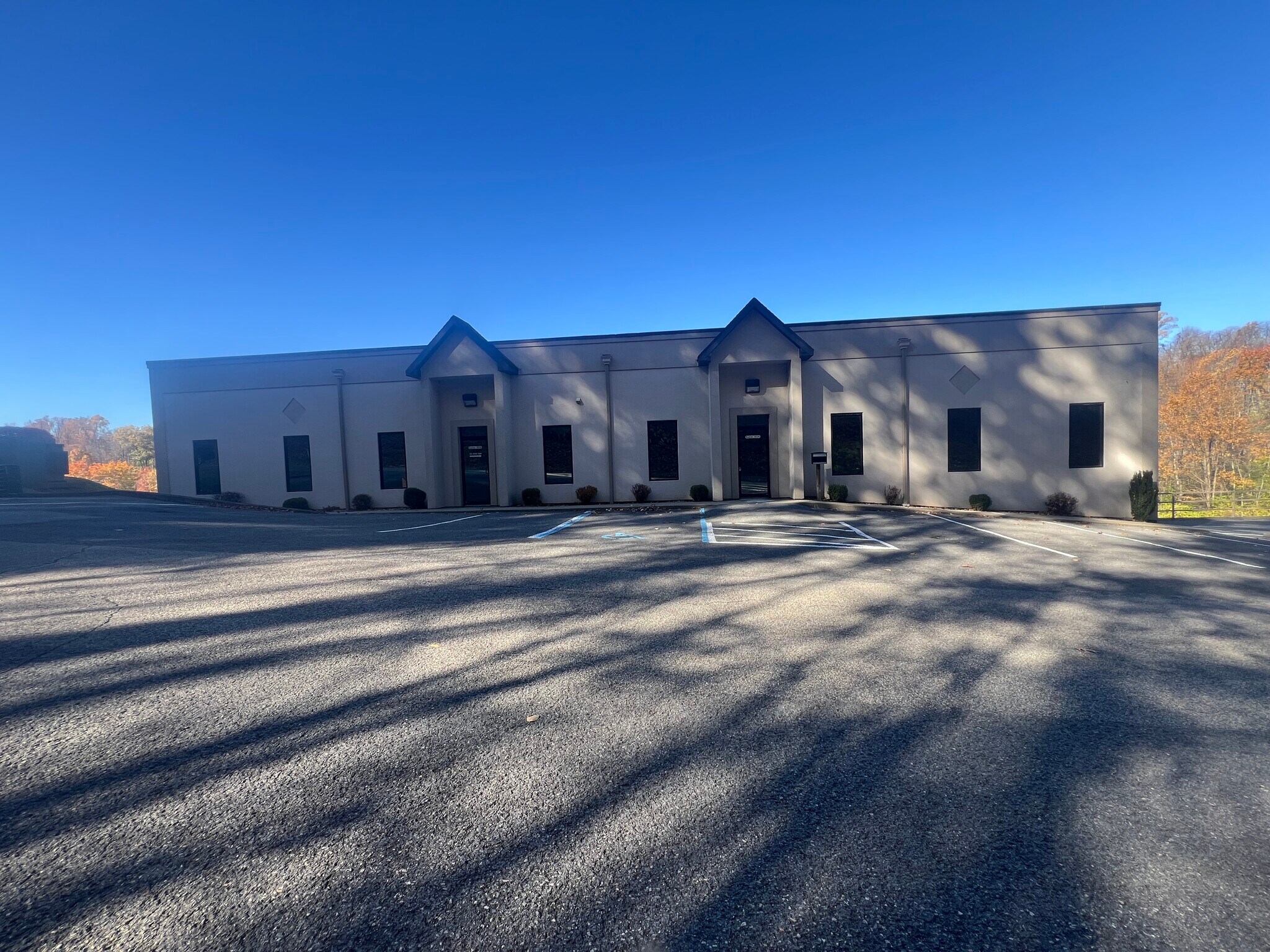 965 Hartman Run Rd, Morgantown, WV à louer Photo de l’immeuble– Image 1 sur 28