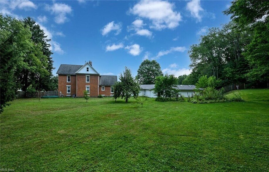 751 Earl Rd NW, Massillon, OH à vendre - Photo de l’immeuble – Image 3 sur 12