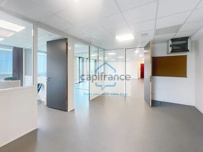 Plus de détails pour Bureau à louer